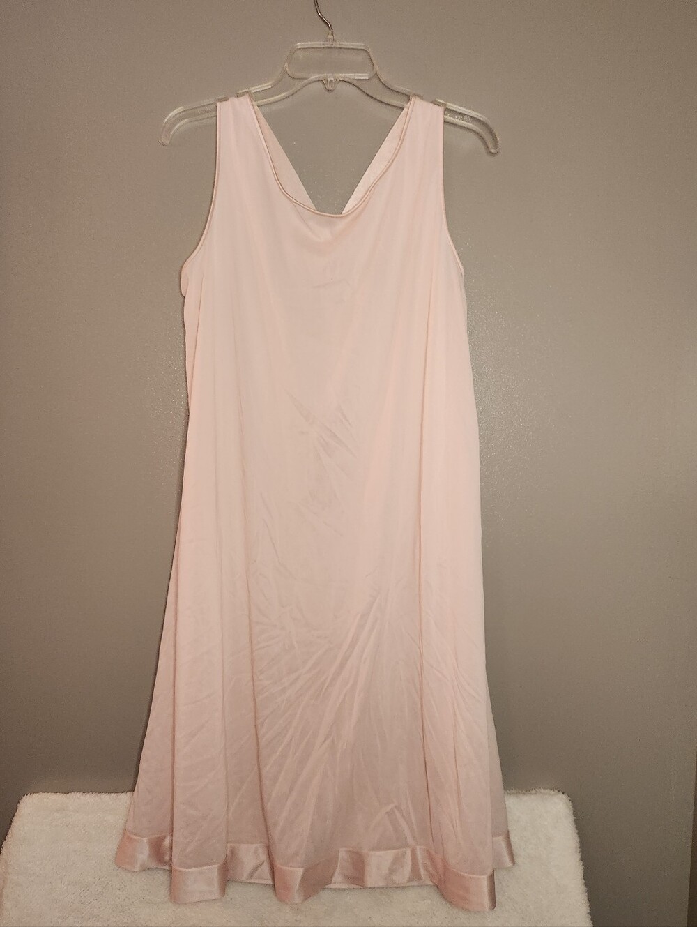 Vintage Vanity Fair Light Pink Nylon Nightgown or Slip Dress Size Large - Picture 6 of 8